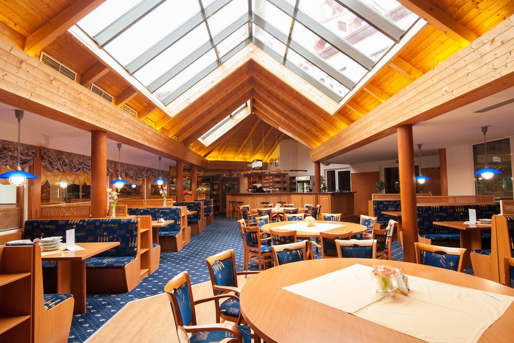 Sport-V-Hotel Hrotovice Extérieur photo