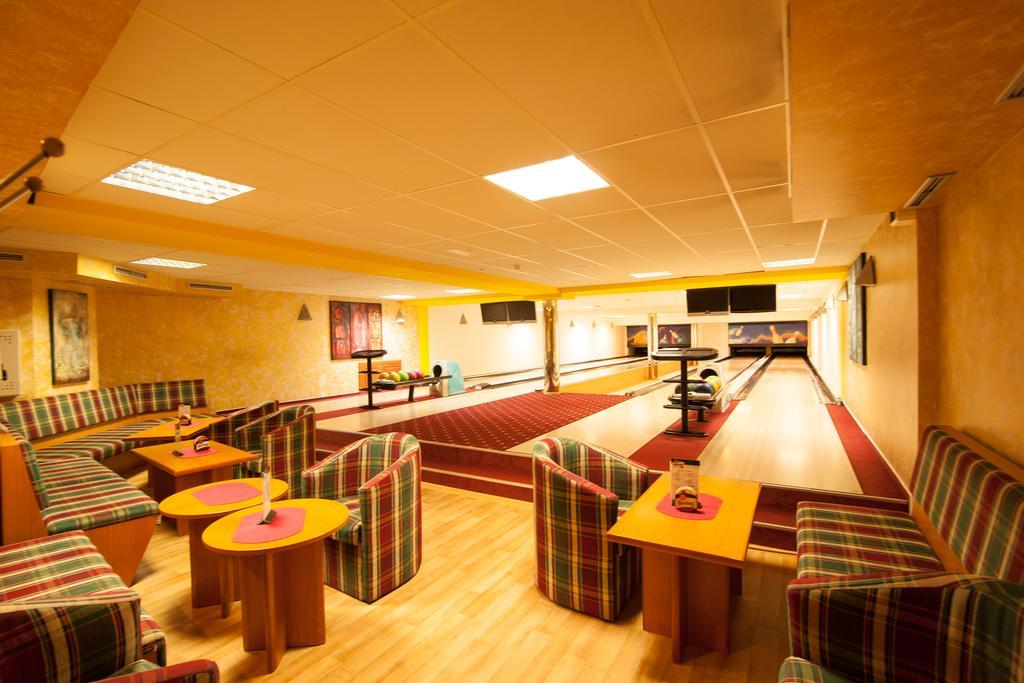 Sport-V-Hotel Hrotovice Extérieur photo