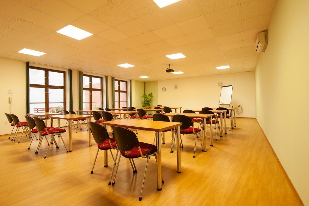 Sport-V-Hotel Hrotovice Extérieur photo