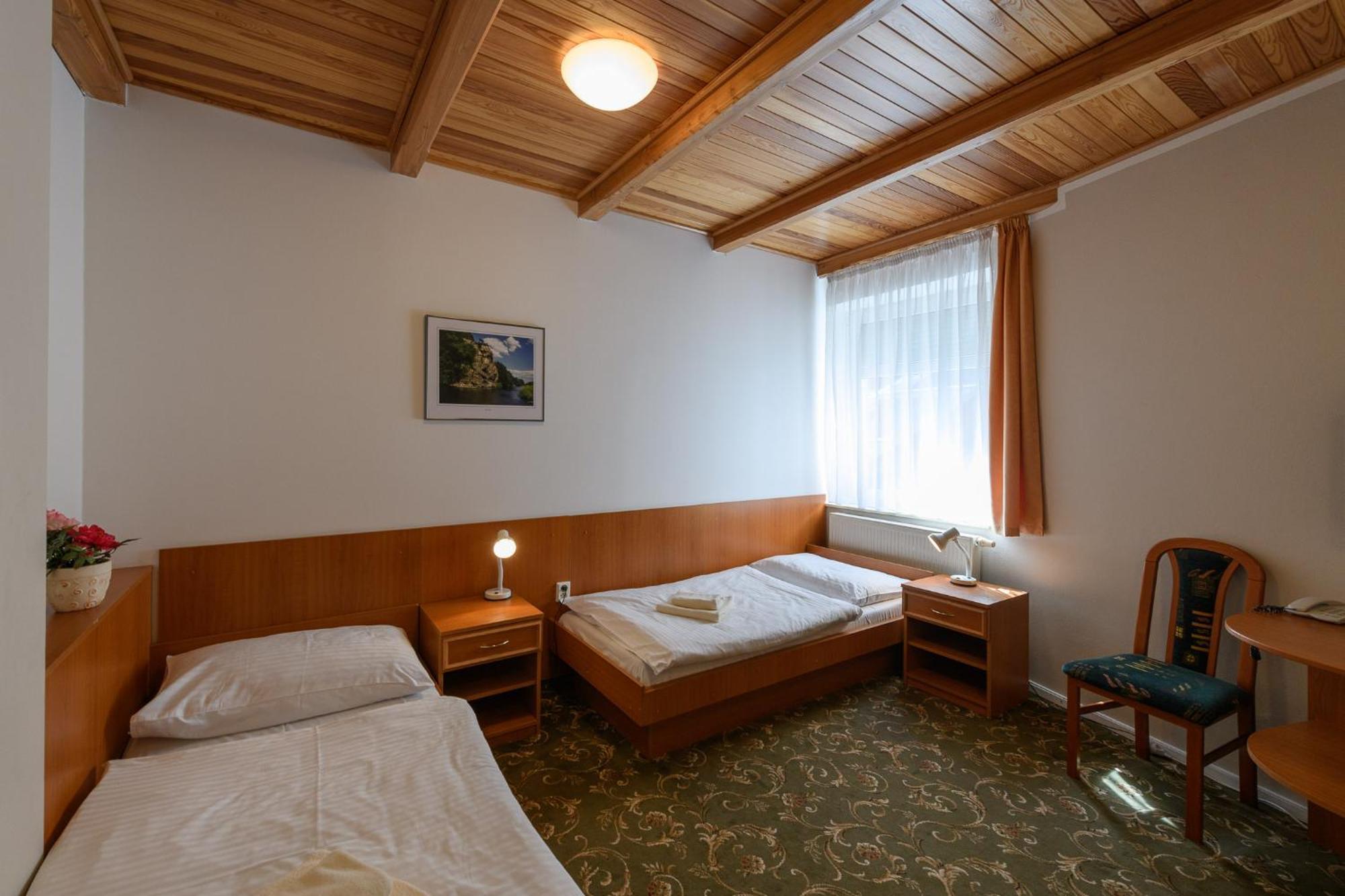 Sport-V-Hotel Hrotovice Extérieur photo