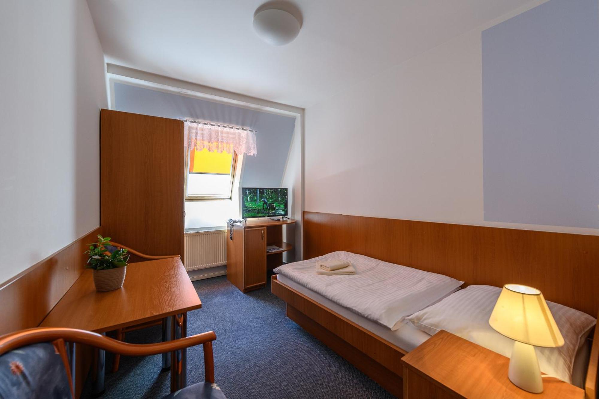 Sport-V-Hotel Hrotovice Extérieur photo