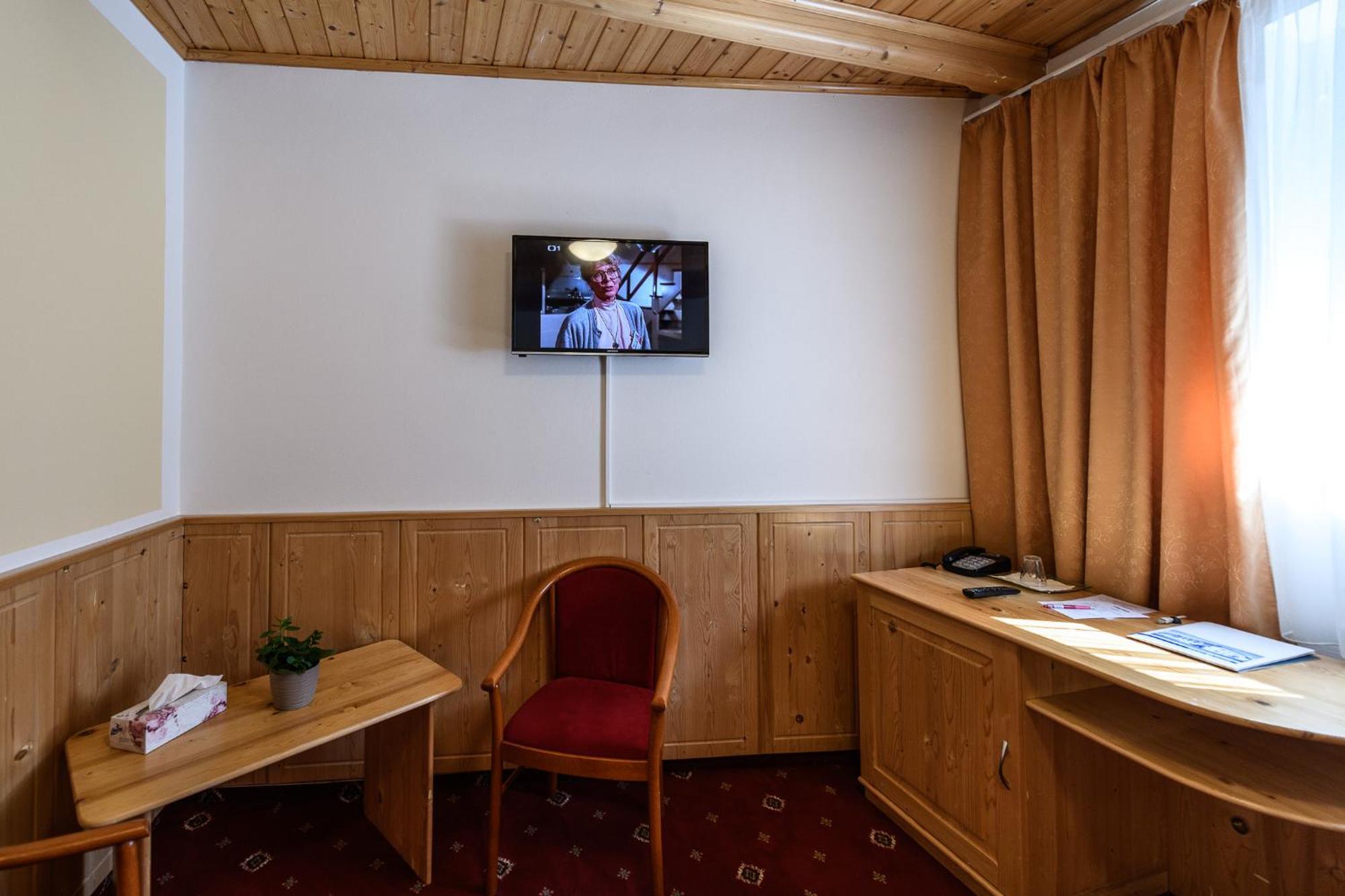 Sport-V-Hotel Hrotovice Extérieur photo