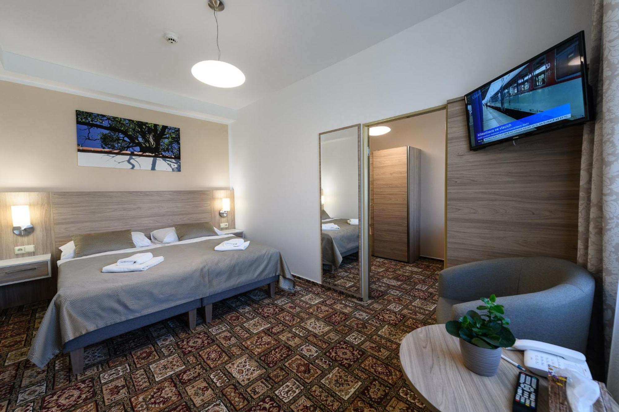 Sport-V-Hotel Hrotovice Extérieur photo