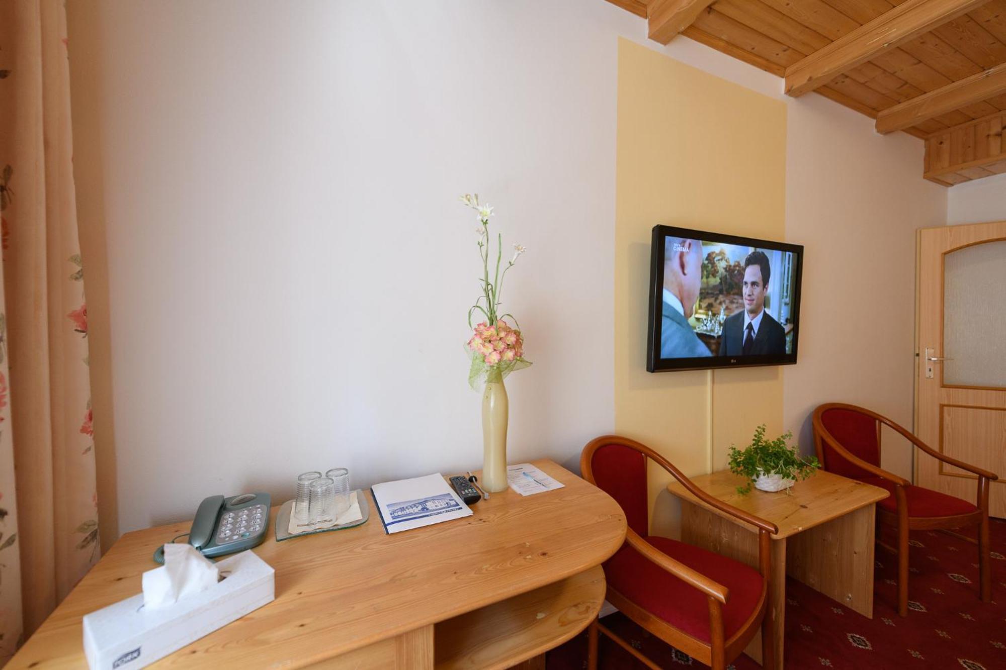 Sport-V-Hotel Hrotovice Extérieur photo