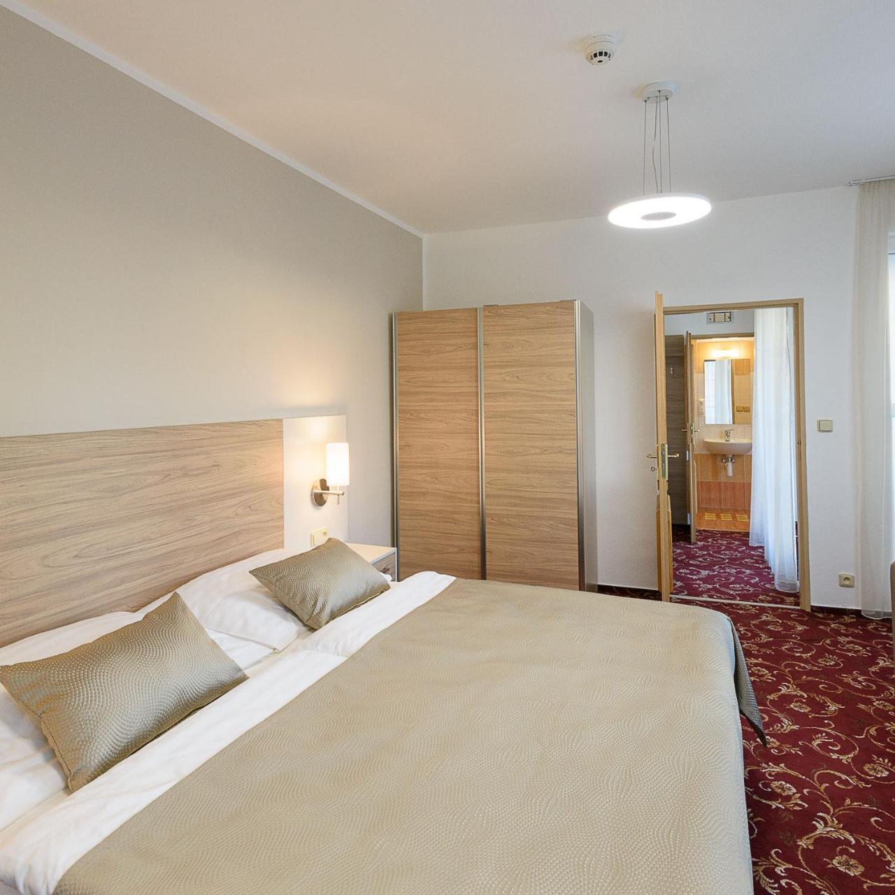 Sport-V-Hotel Hrotovice Extérieur photo